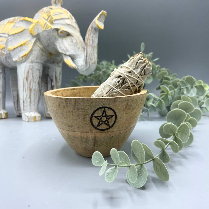 Puinen Tarjontakulho Pentagram kuviolla