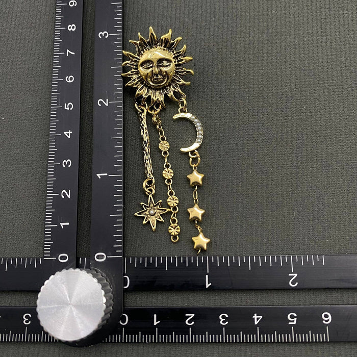 Star Fringe Asymmetrinen Aurinko-Kuu -korvakorut