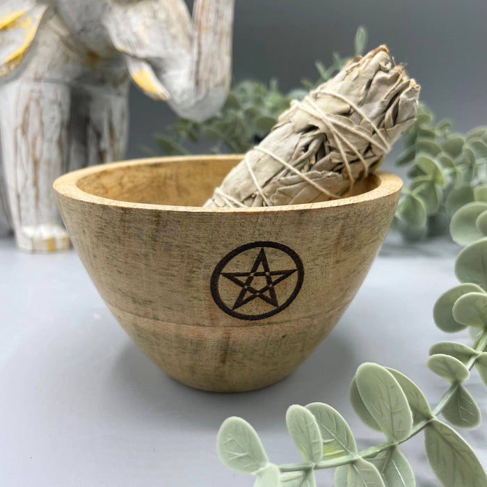 Puinen Tarjontakulho Pentagram kuviolla