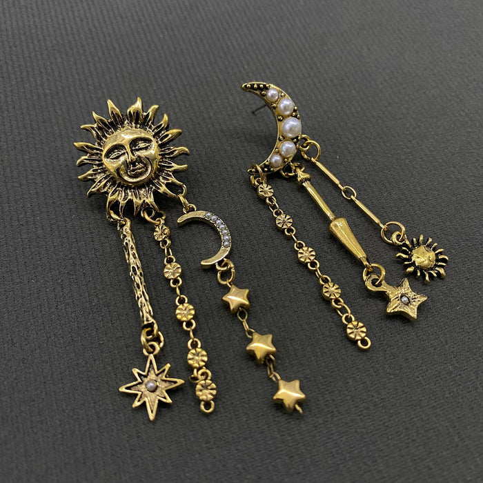 Star Fringe Asymmetrinen Aurinko-Kuu -korvakorut