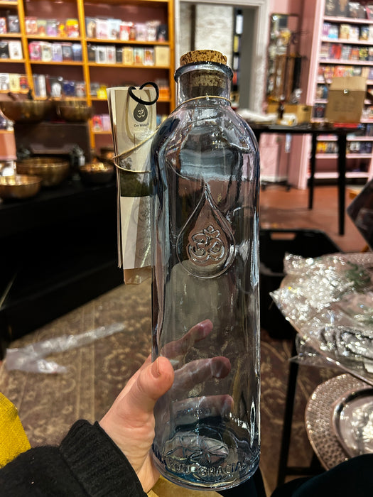 OmWater Bottle Gratitude – lasinen vesipullo 1,23l