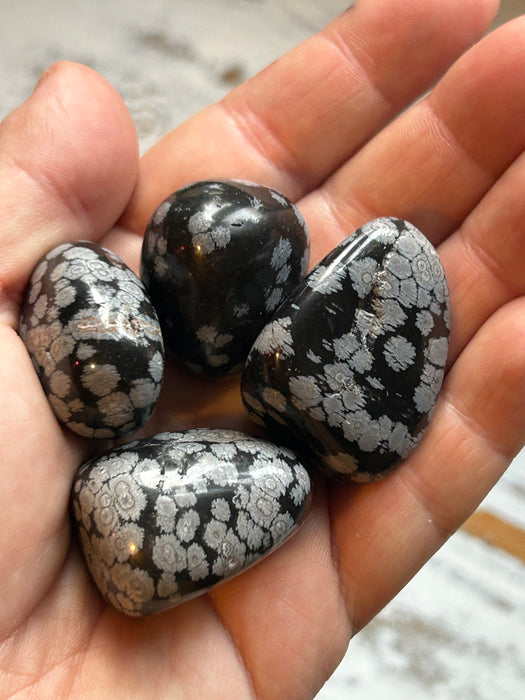 Lumihiutale obsidiaani 3-4cm