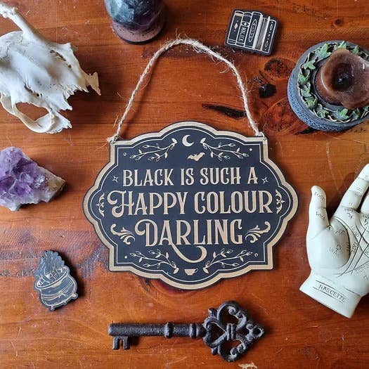 Black Is Such a Happy Colour - puinen huoneentaulu